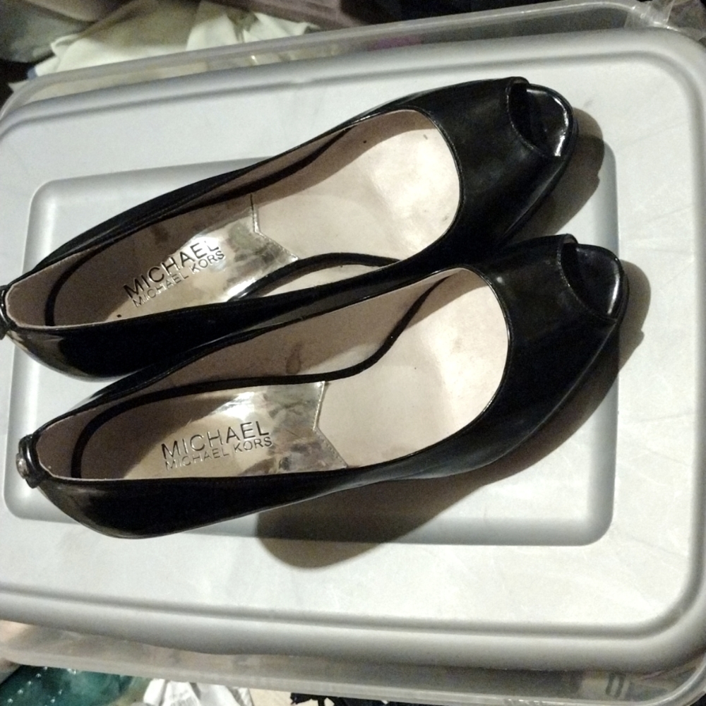 MICHAEL KORS York Platform Black Peep Toe High Pumps Women’s Size 8 M